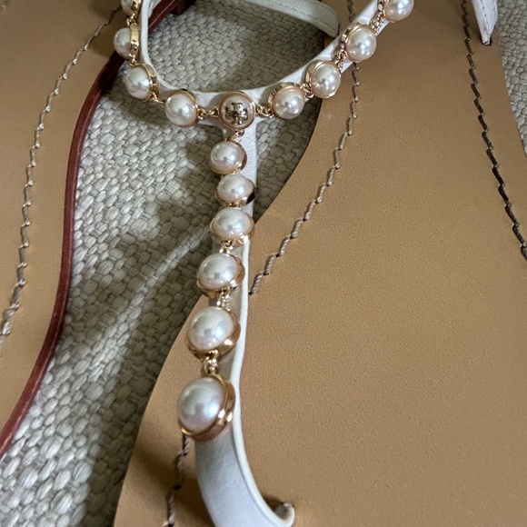TORY BURCH White Sandals T-Strap Pearls Buckle Womens Size 10 - Picture 2 of 8
